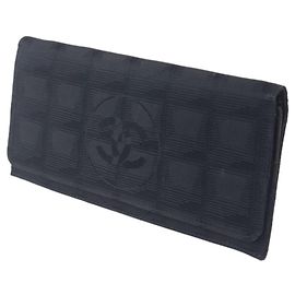 Portafoglio lungo bi-fold nero Chanel della linea New Travel Nero