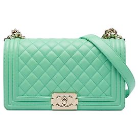 Chanel Green Old Medium Quilted Calfskin Boy Flap Vert Vert clair