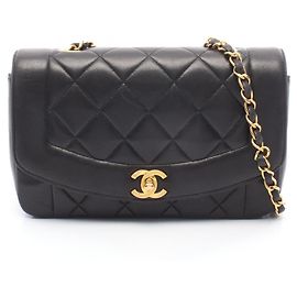 Bolsa de Ombro Chanel Matelassé Diana Flap Preto