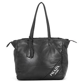 Prada Tote Bag aus schwarzem Leder Schwarz