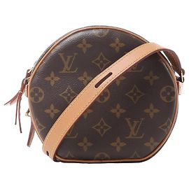 Bolsa Transversal Louis Vuitton Boite Chapeau Souple PM Monogram Marrom M45578 Marrom
