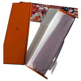 Gravata Hermès em seda rosa com padrão Rosa