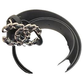 Cinto Chanel de couro preto com fivela CC Preto