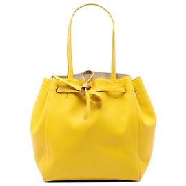 Céline Cabas Phantom en cuir de veau grainé Small de couleur jaune Celine Jaune