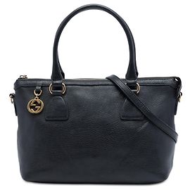 Bolsa satchel Gucci em couro de vitelo preto com pingente GG Preto