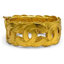 Chanel Vintage 96A Coco Mark Gold Bangle Bracelet Golden