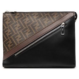 Fendi Clutch Braun Zucca Beschichtete Leinwand Diagonaler Frontreißverschluss Braun