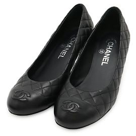 Chanel Matelasse Coco Mark Leather Pumps Black