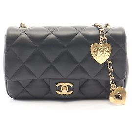Bolsa de Ombro Chanel Matelassé Preto