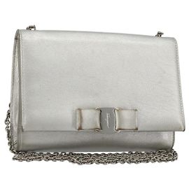 Salvatore Ferragamo Vara Chain Flap in pelle Argento