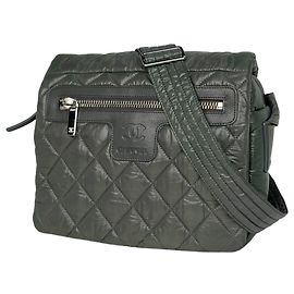 Bolsa de Ombro Chanel Coco Cocoon Marrom Caqui