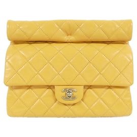 Borsa in pelle gialla Chanel AS4199 Giallo