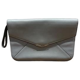 Fendi Envelope Clutch aus grauem Leder Grau