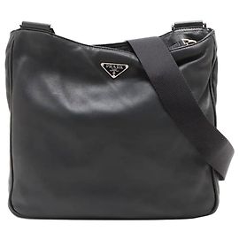 Prada Borsa a tracolla in pelle nera Nero