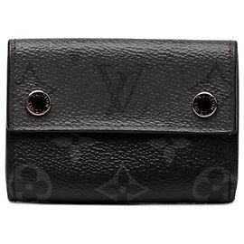 Carteira Compacta Louis Vuitton Black Monogram Eclipse Reverse Discovery Preto