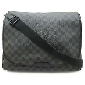 Louis Vuitton Damier Graphite Daniel GM Messenger Bag Black