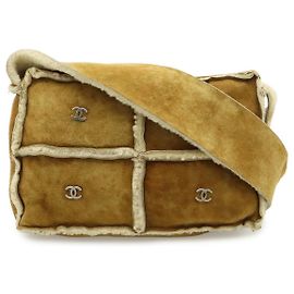 Bolsa de Ombro Chanel Shearling Coco Mark Marrom