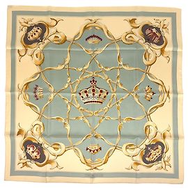 Hermès Lenço de seda Hermes Carre 90 Crown Pattern Multicor Bege