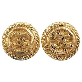 Boucles d'oreilles à clip plaquées or Chanel Doré