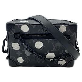 Louis Vuitton Monogram Eclipse Mini Soft Trunk Schultertasche Schwarz Weiß