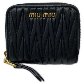 Monedero de piel de cordero matelassé negro Miu Miu Negro