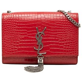 Pochette Kate à pompon en cuir rouge à motif crocodile Saint Laurent Small Rouge