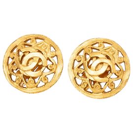 Chanel Gold CC Goldplattierte Arabesque Clip-On-Ohrringe rund Golden