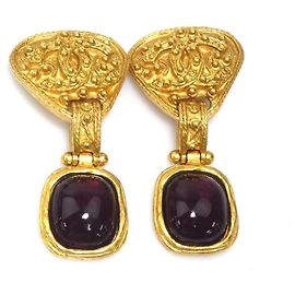 Orecchini a clip Chanel rosso scuro e oro D'oro Bordò