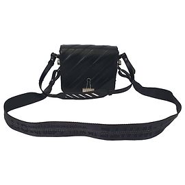 Off White Borsa a tracolla Off-White Diagonal Padded Binder Flap in pelle nera Nero