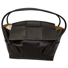 Borsa Tote Medium Arco in pelle di vitello marrone Bottega Veneta Marrone Rosso
