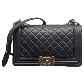 Chanel Borsa Boy Medium Nera Pelle Agnello Nero