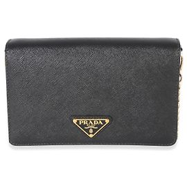 Bolsa de aba com corrente e logotipo triangle em Saffiano preto Prada Preto