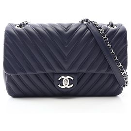 Borsa a tracolla Chanel Chevron V-stitch Chain Blu navy
