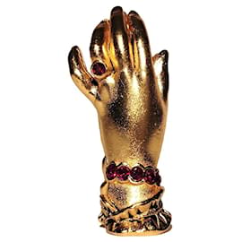 Autre Marque Librairie Pinault Paris Gilt Hand Dress Clip with Red Crystals Golden