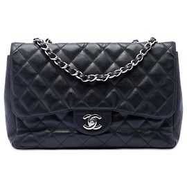 Chanel Black Jumbo Classic Caviar Single Flap Preto