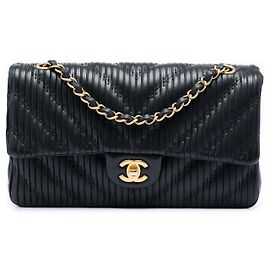 Chanel Black Medium Classic Chevron Calfskin Pleated Double Flap Nero