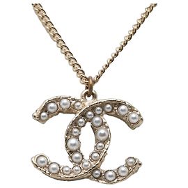 Colar Chanel Coco Mark banhado a ouro com pérola artificial Dourado