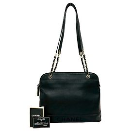 Bolsa de ombro em couro com logotipo Chanel Classic Preto