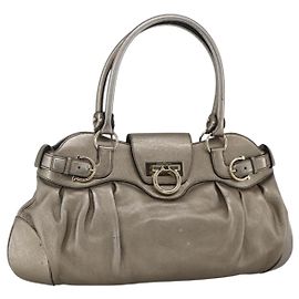 Salvatore Ferragamo Gancini en cuir taille moyenne Argenté