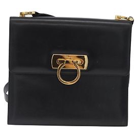 Salvatore Ferragamo Gancini Flap em Couro Preto