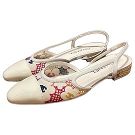 Chanel Slingback-Ballerinas Weiß Lackleder Bestickt Weiß Mehrfarben