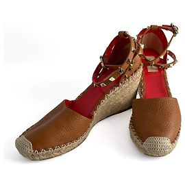 Valentino Garavani Espadrilles à brides en cuir Rockstud 40 Caramel Caramel
