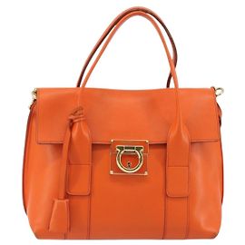 Sac à main Salvatore Ferragamo Sookie en cuir Small Orange