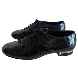 Chanel Lackleder Derby Schuhe Schwarz