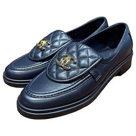 Chanel Mocassini in pelle trapuntata blu navy Blu scuro