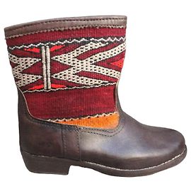 Autre Marque Botas de cano curto em couro castanho com Kilim Marrom Vermelho Multicor