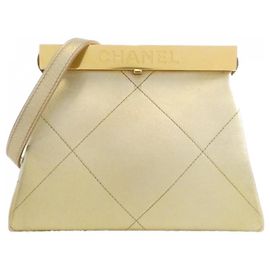 Bolsa de Ombro Chanel AS0848 Gold Dourado