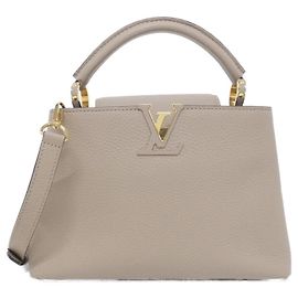 Bolsa Louis Vuitton Capucines BB Outro
