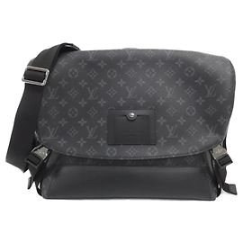 Louis Vuitton Monogram Eclipse Messenger Voyage MM Shoulder Bag Black