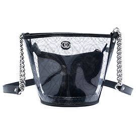 Bolsa Bucket Chanel Black Small em PVC e couro de vitelo amassado Camellia Coco Preto